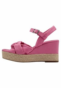 Tamaris Sandali z visoko peto - candy