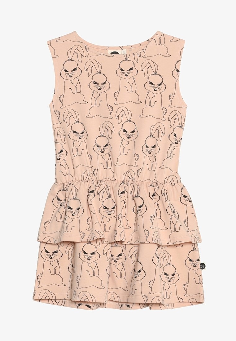 Robe sans manches rose clair avec taille froncée et dessins en contour noir de lapins au visage en colère sur tout le tissu.