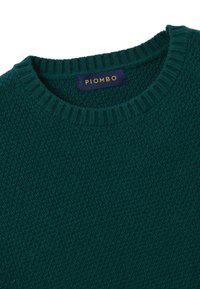 Gestrickter Pullover in dunklem Petrol mit strukturierter Oberfläche. Verfügt über einen gerippten Rundhalsausschnitt und ein Etikett mit der Aufschrift "PIOMBO".
