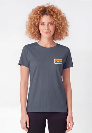 watapparel, RAINBOW CASSETTE - T-shirt imprimé - blue grey