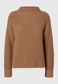 Pull en tricot marron avec col montant, épaules tombantes et poignets côtelés. Le tissu texturé présente un motif de tissage épais.