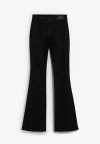 Jeans acampanados negros de mezclilla, con una cintura alta, dos bolsillos traseros y un acabado texturizado sutil.