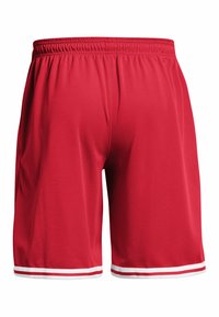 Bermudas deportivas rojas con una cinturilla elástica, bolsillos laterales y acentos a rayas blancas en el dobladillo. Fabricadas con un tejido ligero y transpirable.
