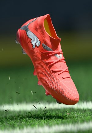 FUTURE 9 MATCH FG/AG - Jalkapallokengät tekonurmi - glowing red/white/black/silver-coloured