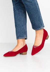 Peter Kaiser Klassieke pumps - red