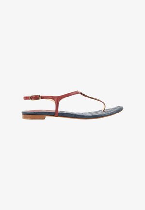 CHANEL, Sandales tongs - red blue