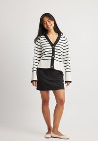 Vest - off white black stripe