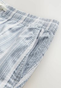 Thumbnail Image 4
