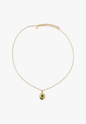 Goldkette mit einem strukturierten ovalen Anhänger, der einen zentralen grünen Edelstein und einen verstellbaren Verschluss mit Verlängerungskette aufweist.