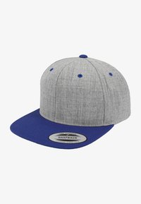 Unselected, light grey/blue