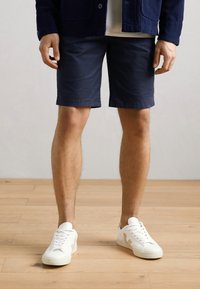 INDICODE JEANS - CONER - Shortsit - navy Pienoiskuva 1