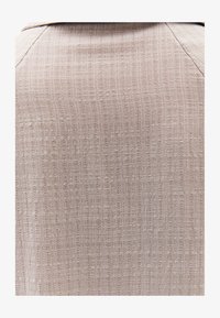 Ej vald, feather gray