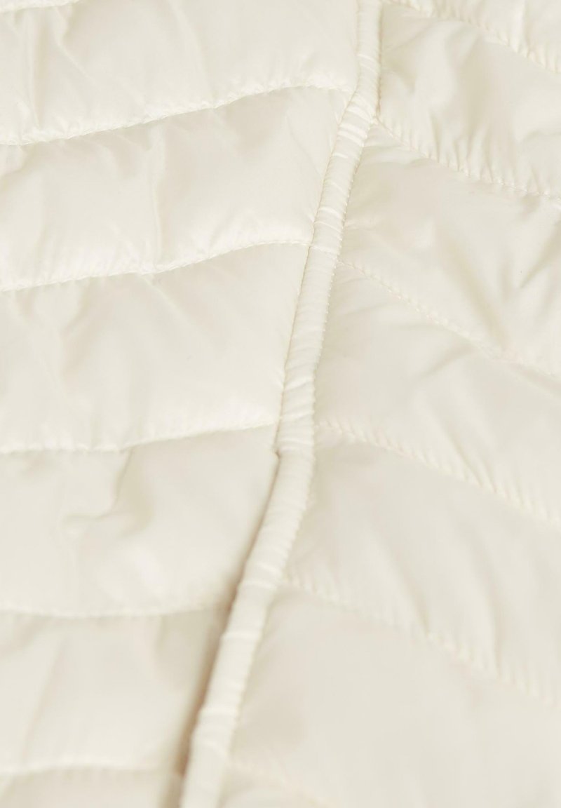 Damen Leichte Jacken | GOLDNER Weste perlweiß/offwhite - GZ15685 Damen Leichte Jacken | GOLDNER Weste perlweiß/offwhite - GZ15685