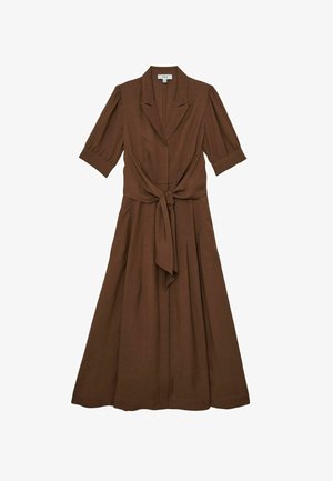 Brūna midi kleita ar īsām piedurknēm, apkakli ar iegriezumu un priekšpusē sasienamu jostu, ar plūstošu svārku un aprocētām piedurknēm.