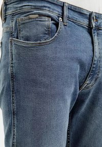 Niewybrane, niebieski