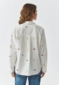 TATUUM MISIA - Skjortebluser - off white