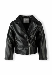 Zwarte faux leren jack met een cropped ontwerp, puntige revers en zilveren ritsen. Beschikt over zijzakken met rits en een gladde, glanzende textuur.