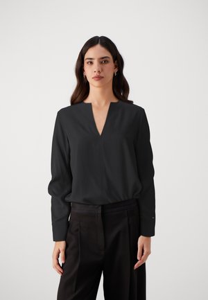 REGULAR V NECK BLOUSE - Bluse - black