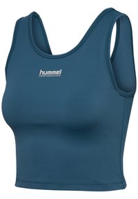 Türkos träningscrop top i mjukt material med breda band och rund halsringning. Har "hummel PERFORMANCE"-logotyp i vitt.