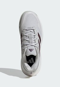adidas Performance GAMECOURT 2 - Tenisové boty na všechny povrchy - grey one aurora met core white