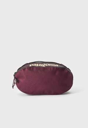 Patagonia, BLACK HOLE CUBE 3L UNISEX - несесер за тоалетни принадлежности - berry