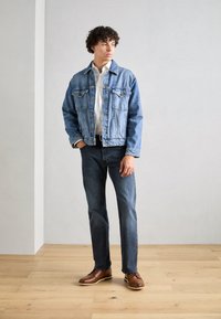 bugatti Brīvā laika šņorkurpes - cognac