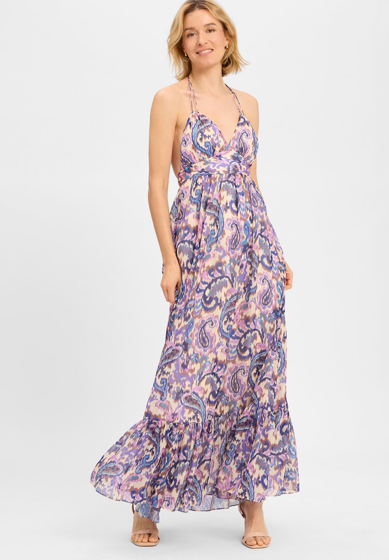 Maxikleid mit Blumenmuster aus leichtem Stoff und Neckholder, in Lila-, Pink- und Blautönen mit einem gerafften Saum.