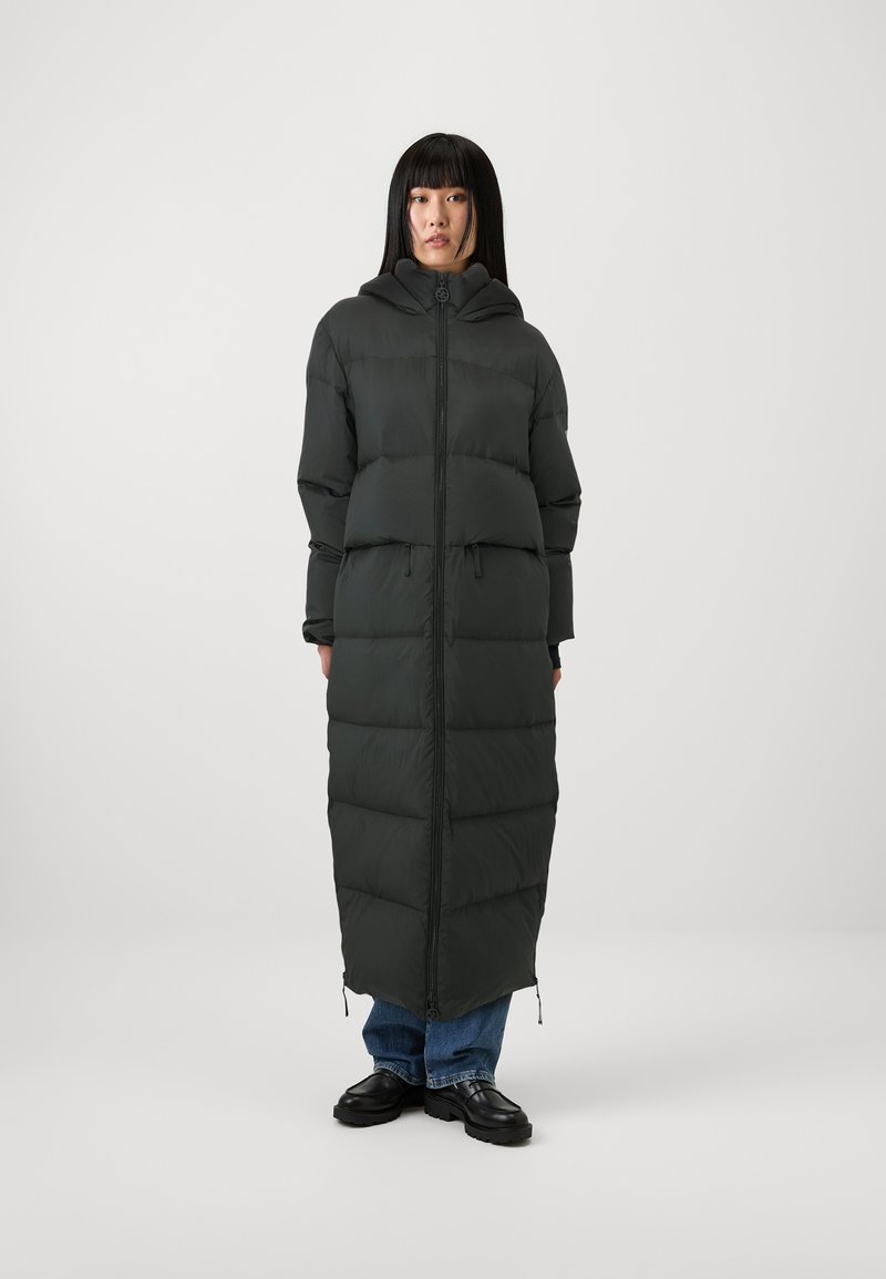 Guess FAUSTINE LONG - Dunkåpe / -frakk - jet black