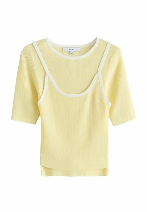 Hellgelbes, geripptes Kurzarm-Stricktop, kombiniert mit passendem Camisole-Top, beide mit weißem Besatz an Hals und Trägern.