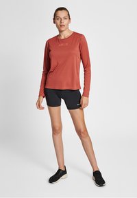 Hummel TOLA - Langærmet T-shirt - apple butter
