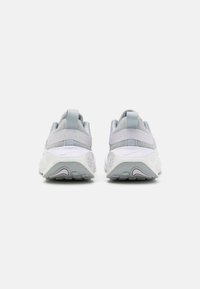 Nike Performance REACTX INFINITY  - Pantofi de alergare pe asfalt - grey, white