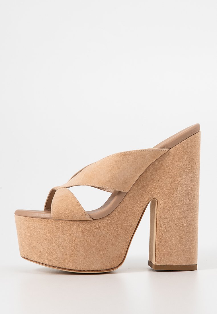 Stuart Weitzman Muiltjes met hak bruin