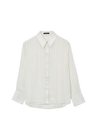 Blusa bianca a maniche lunghe con righe verticali, chiusura a bottoni sul davanti, colletto a punta e polsini larghi.
