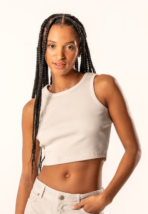 trueStory Top - sand