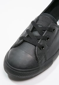 Converse Sneakers - black