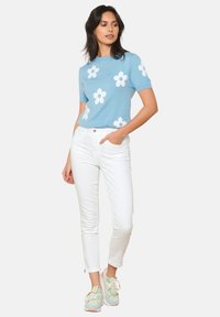 LolaLiza Kavbojke slim fit - white