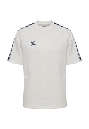 Biała sportowa koszulka z krótkim rękawem z granatowymi pasami w kształcie jodełki na ramionach oraz logo hummel na lewej piersi.