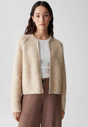 SUBTLE STRUCTURE LOCKERE PASSFORM - Strickjacke - macadamia
