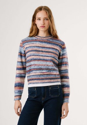 Gebreide wollen trui met horizontale strepen in tinten blauw, roze en crème; ronde halslijn en geribde mouwen en zoom.