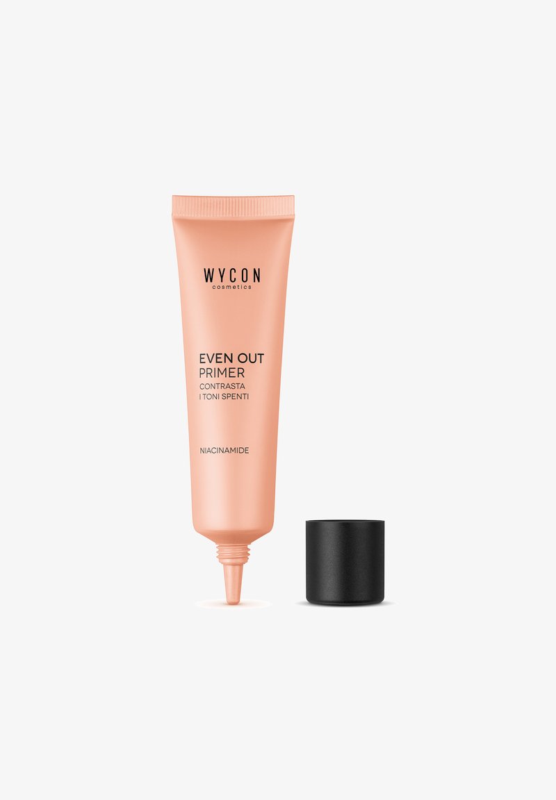 Tubo di tonalità pesco chiaro di Wycon Even Out Primer, con un tappo a vite nero, texture liscia e testo stampato in nero. Contiene niacinamide.