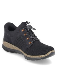 Chaussure de sport noire avec tige en mesh, semelle en caoutchouc et accents décoratifs orange. Dispose de lacets élastiques et d'un col rembourré.