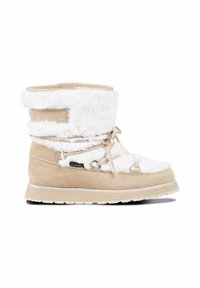 Vaaleanbeige vedenpitävä saapas, jossa on pörröinen valkoinen turkisreuna, nauhakiinnitys ja pehmeä mokkanahka. Omistaa teksturoitua yksityiskohtaa ja kestävän pohjan.