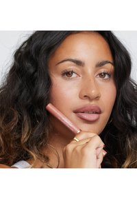 Gosh Copenhagen GOSH LIP LINE'N COAT - Rossetto - ruby chocolate
