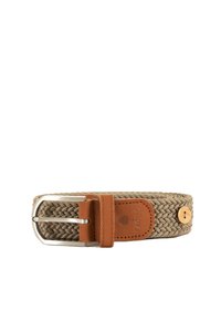 Ceinture en tissu beige tressé avec boucle en métal argenté, passant et languette en cuir marron, et petit bouton rond en bois.