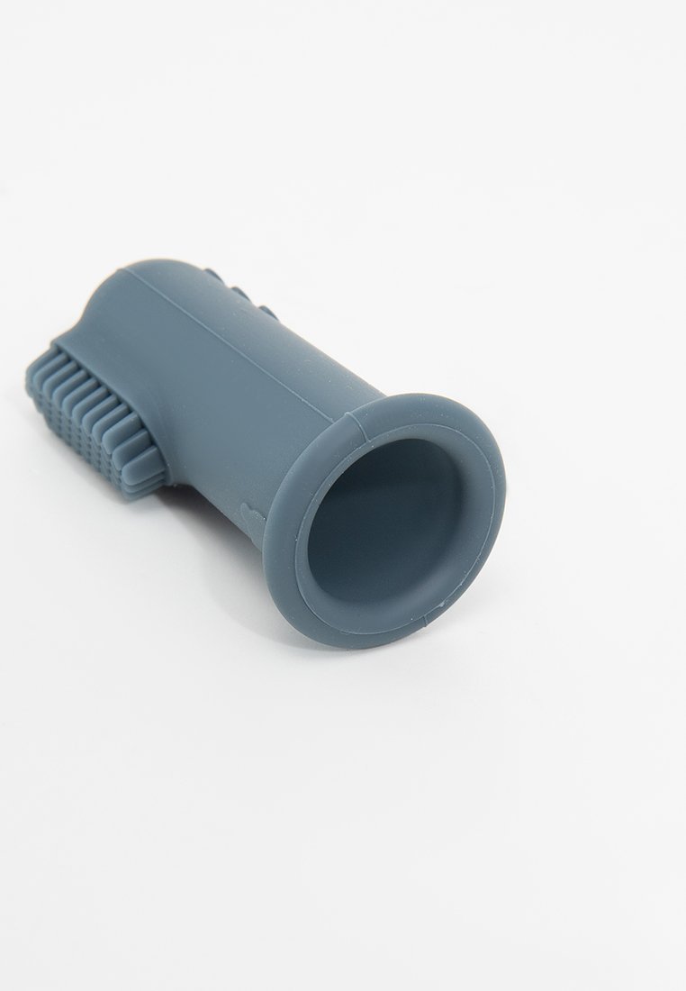 Strumento con impugnatura in silicone di colore grigio ardesia, dotato di un lato testurizzato per una presa migliorata, forma cilindrica e ampia apertura per funzionalità.