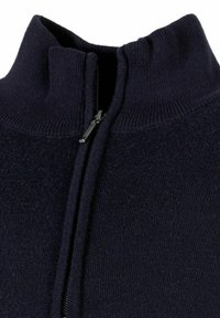 Marineblauer Reißverschluss-Pullover mit hohem Kragen, aus einem weichen Woll-Mix gefertigt, mit glatter Textur und silbernem Reißverschluss.