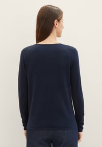 TOM TAILOR BASIC V-NECK - Stickad tröja - real navy blue