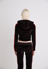 Thumbnail Image 4