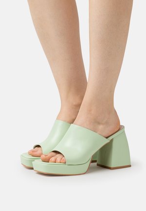 DeeZee Kontsaga tagant lahtised kingad - lake blue