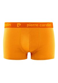 Boxer shorts en coton orange avec une ceinture élastique assortie orange portant le nom de la marque "pierre cardin" en lettres jaunes.